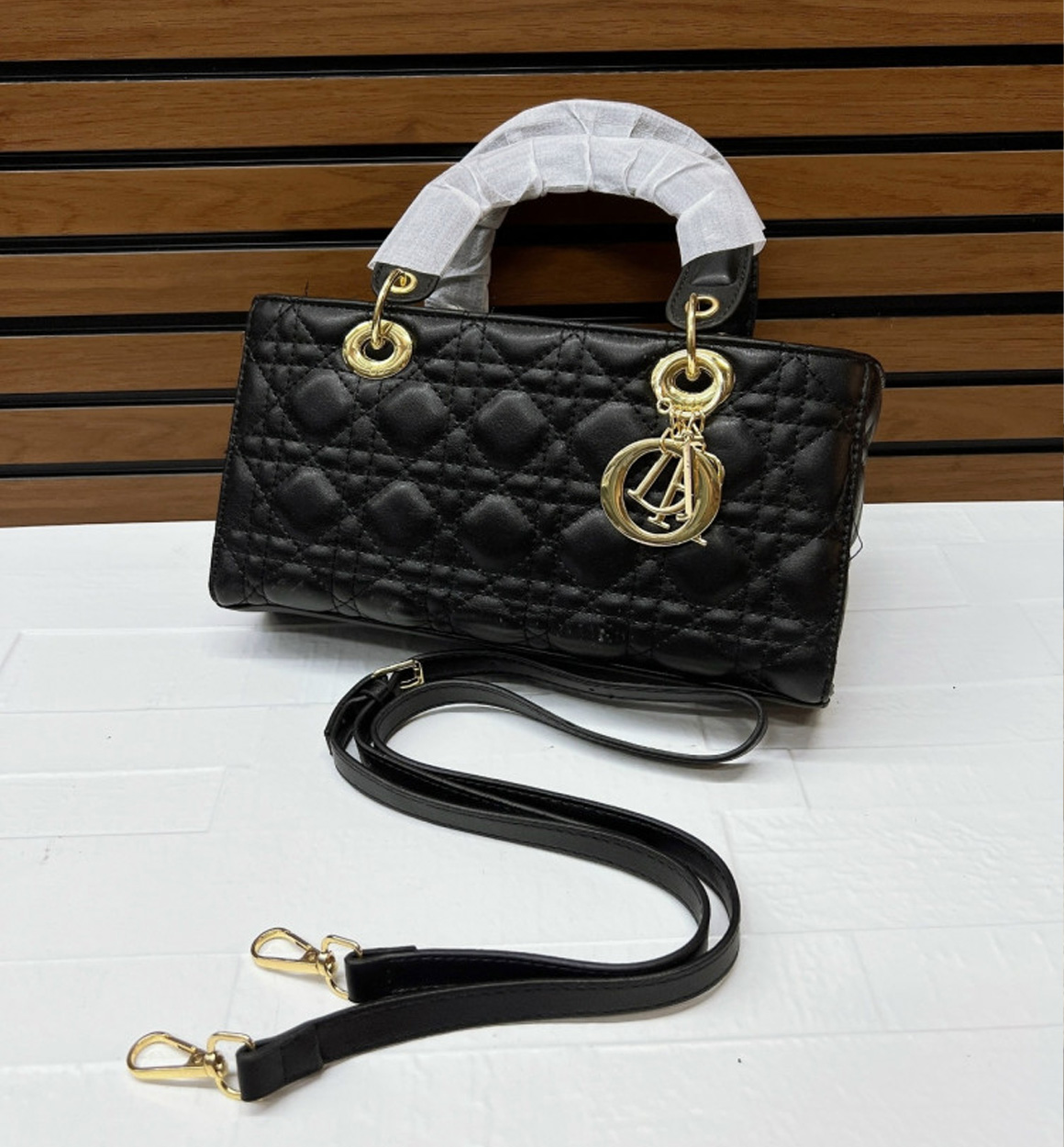 Ayollar Sumkasi Dior b0q7d