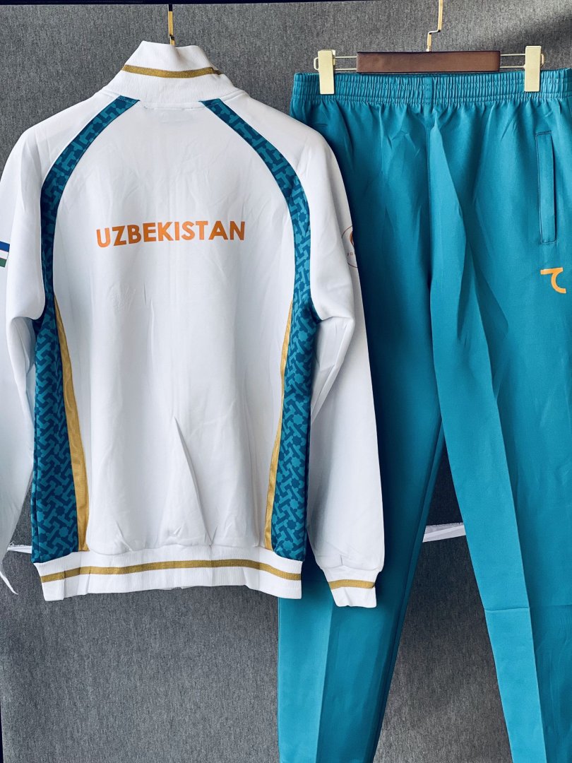 Erkaklar sport kostyumi — O'zbekiston Gerbi va milliy naqshli (Laykra Dvoyka)  18413  b.0q.2b.703d