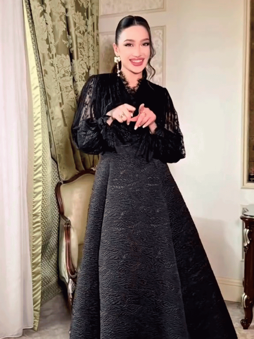 Elegantli romantik ko'ylak — Oltin tishtli bezak b4q260d