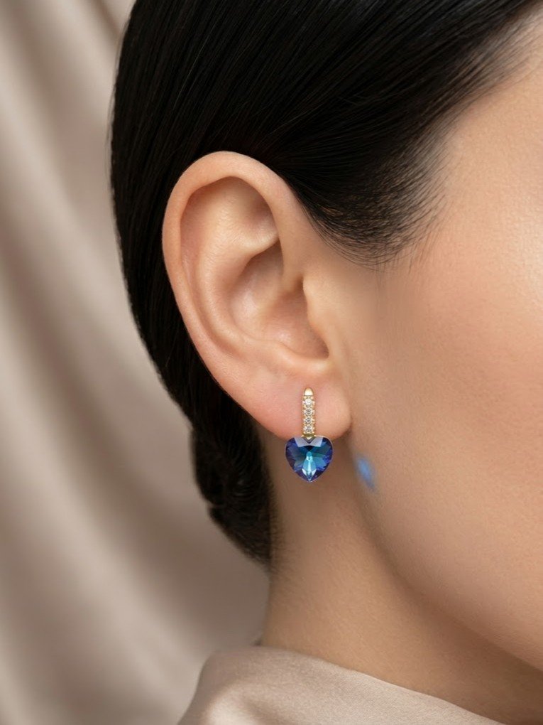 "BOB J Jewelry" / "Belle Bijou" — Ayollar uchun nafis sirg'alar, Ko'k Yurak Shaklidagi Kristall Osilma Dizayn  rd  17013