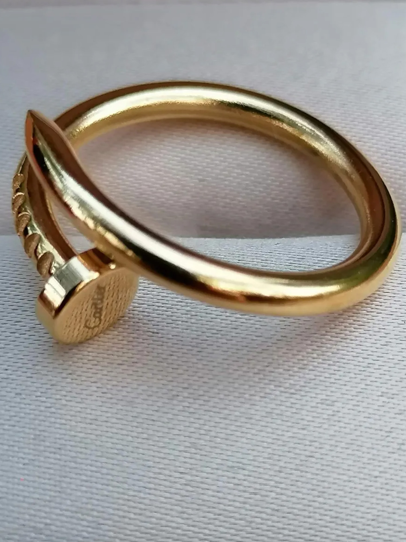 Ayollar uchun “Cartier Juste un Clou” uslubidagi uzuk opf14d