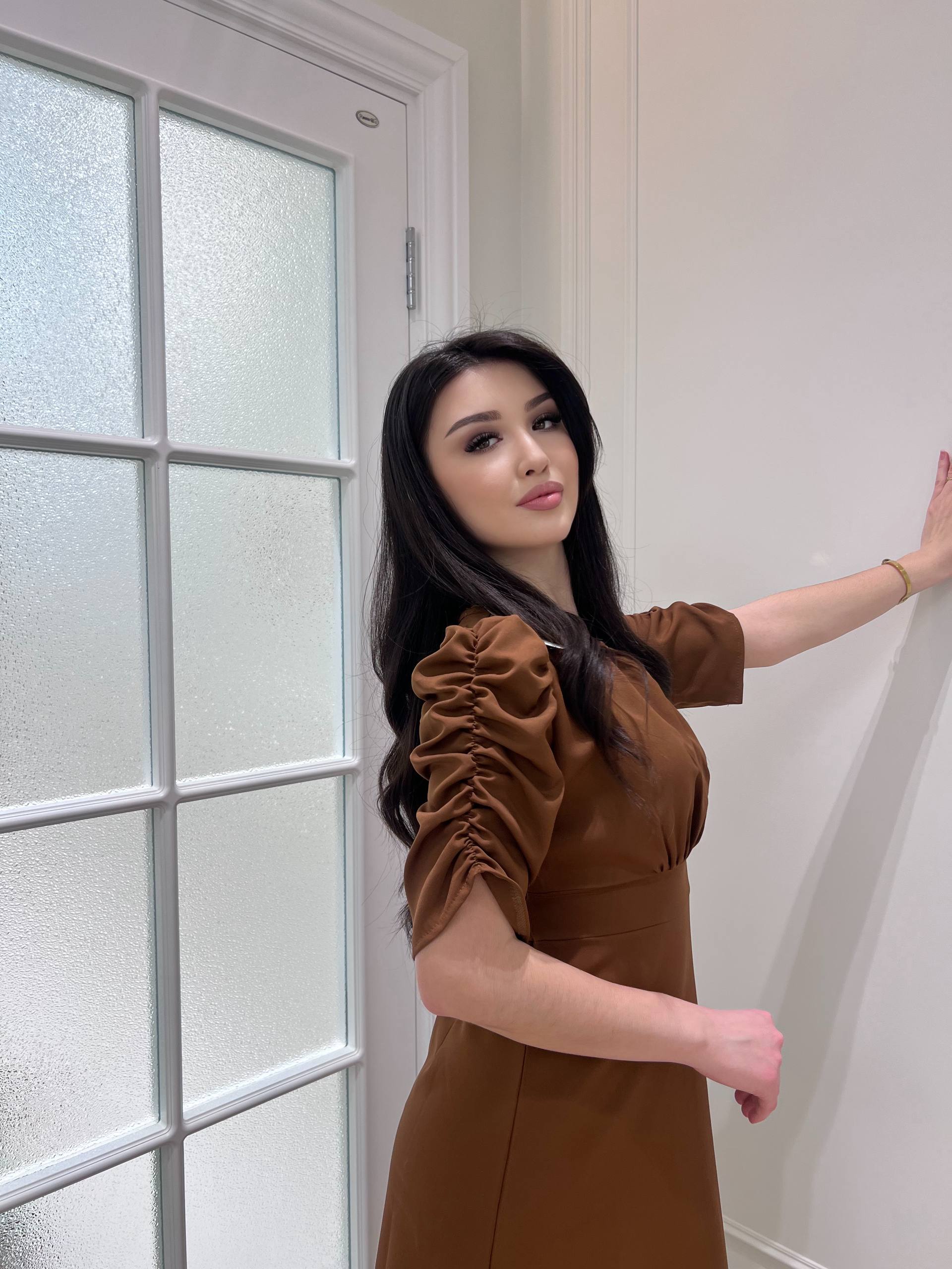 AYOLLAR UCHUN MIDI UZUNLIKDA KO‘YLAK b7q133d