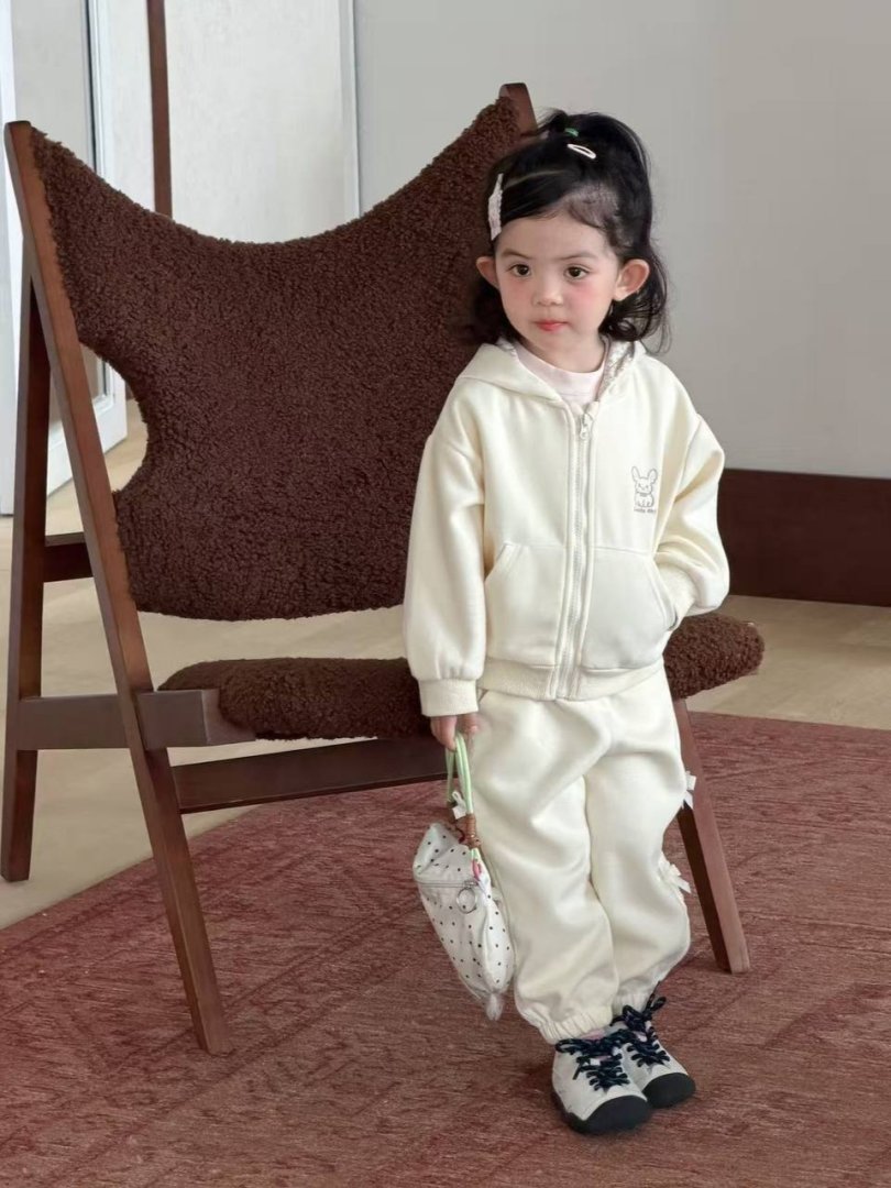 Qizlar uchun bolalar sport kostyumi 17189