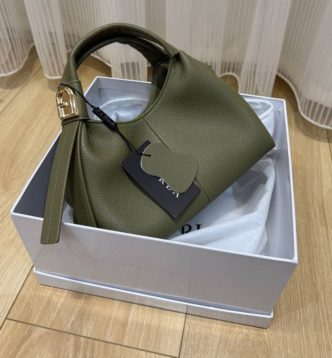 Furla Ayollar Sumkasi  b0q7d