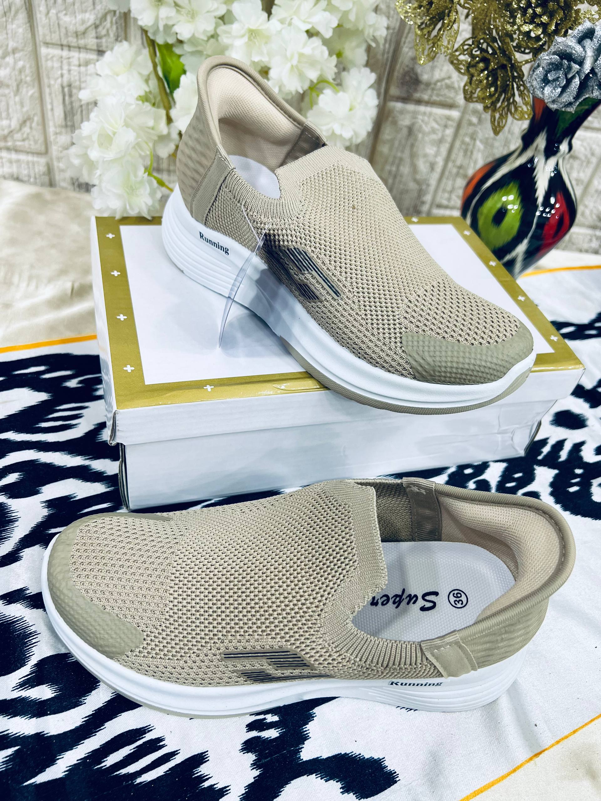 Ayollar uchun yozgi sliyponlar – Skechers brendi b3q3b722d